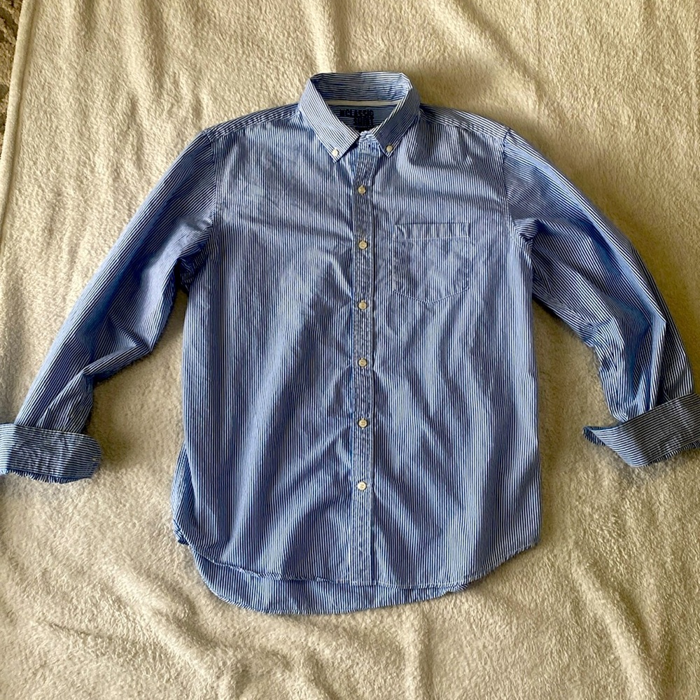 Old Navy Blue And White Classic Long Sleeve Button Down Shirt. Large